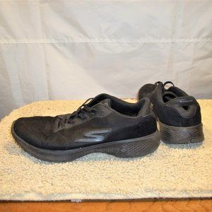 Skechers Go Walk 4 Goga Max Womens Shoes Sneakers Size 9 Athletic Walking Black